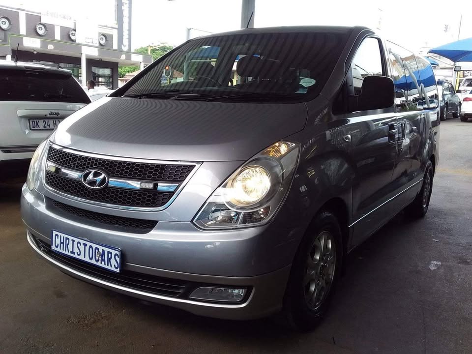 2015 Hyundai H-1 8 seater 2015