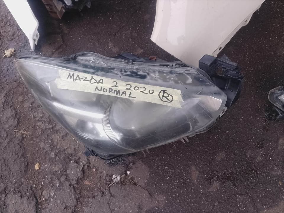 Mazda 2 Normal Headlight 2020 Right side - Private Seller