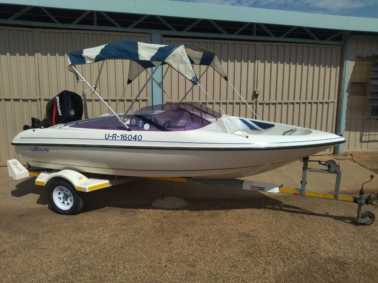 2000 Velocity Boat with engine