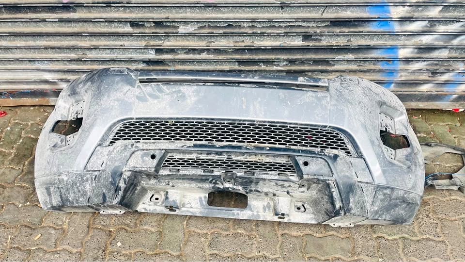 RANGE ROVER EVOQUE FRONT BUMPER 2015 - Private Seller RANGE ROVER EVOQUE FRONT BUMPER 2015 - Private Seller