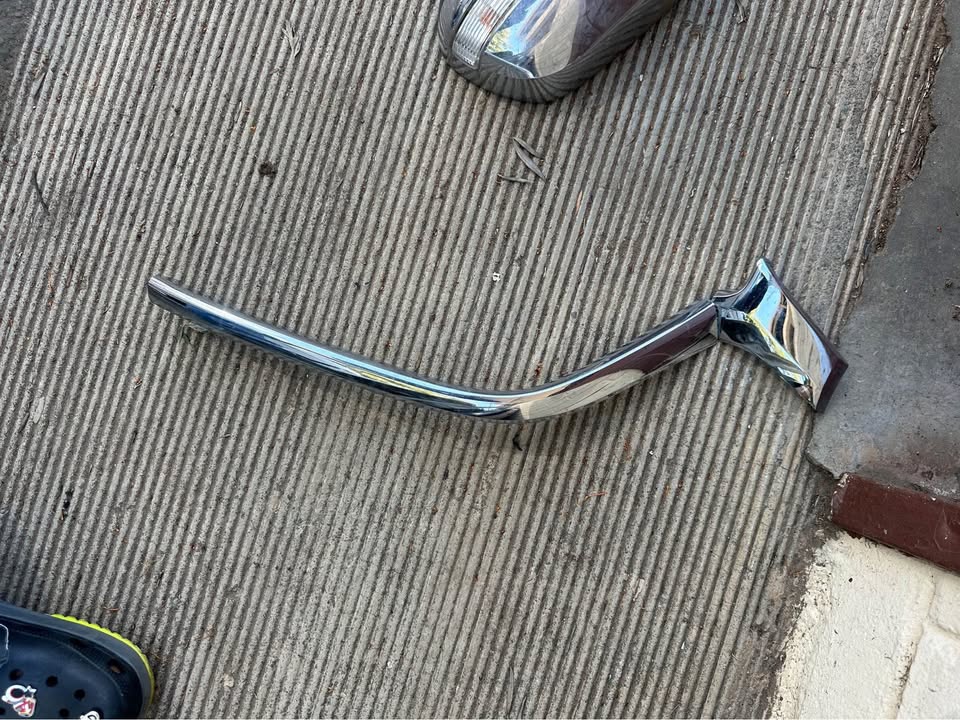 Mazda 3 left and right grille chrome - Private Seller