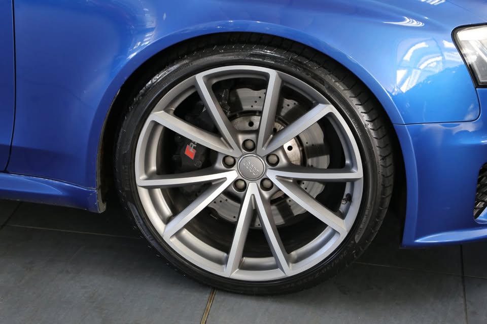 2013 Audi  RS4 Avant Quattro Tiptronic