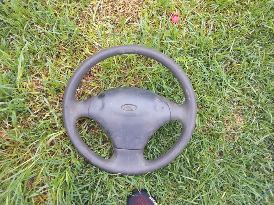 Ford fiesta  2 door parts for sale. - Private Seller