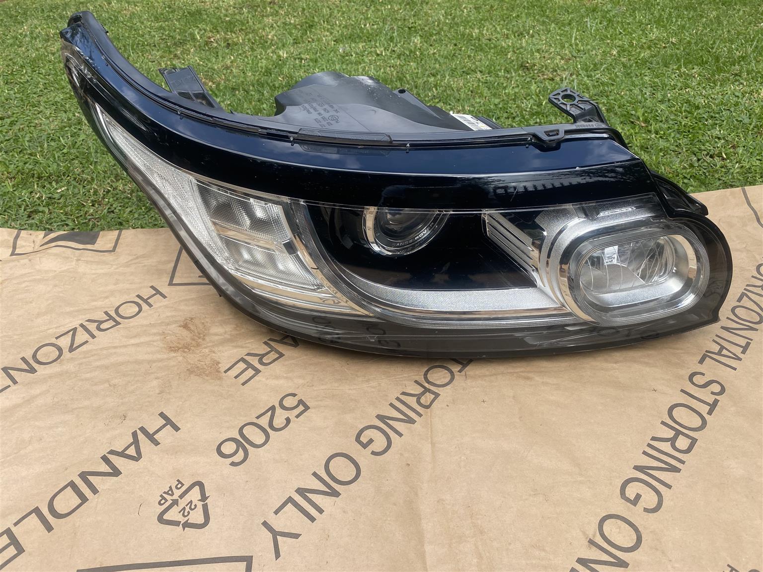 2017 RANGE ROVER SPORT L494 XENON HEADLIGHT RIGHT SIDE FOR SALE - Private Seller 2017 RANGE ROVER SPORT L494 XENON HEADLIGHT RIGHT SIDE FOR SALE - Private Seller