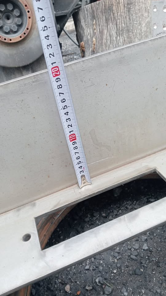 custom stainless steel toyota landcruiser 79series Bull bar - Private Seller