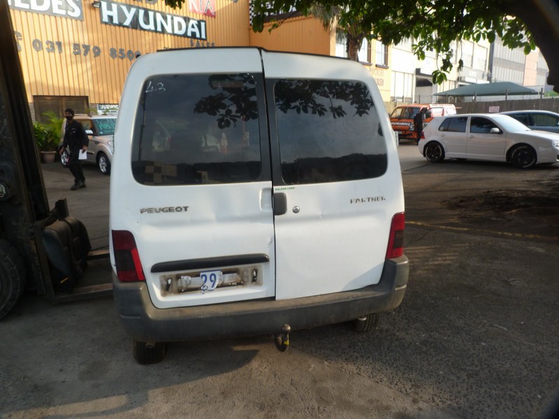 Stripping for parts Peugeot Partner 1.9 Diesel - Private Seller