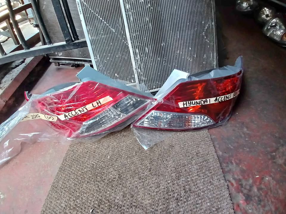 HYUNDAI ACCENT TAILLIGHT BOTH SIDES FOR SELL NOW - Private Seller HYUNDAI ACCENT TAILLIGHT BOTH SIDES FOR SELL NOW - Private Seller