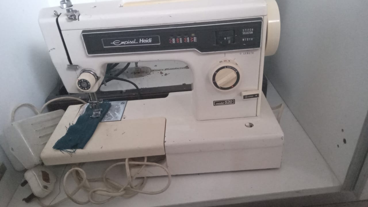 2 sewing machines | Junk Mail Marketplace