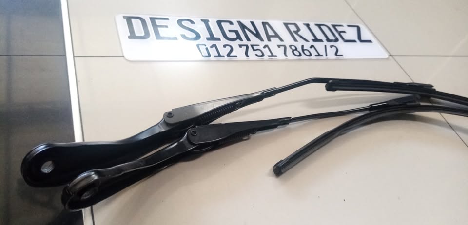 BMW VALEO WIPER BLADES FOR F80 M3 / F82 M4 & WIPER BLADE ARM - Private Seller BMW VALEO WIPER BLADES FOR F80 M3 / F82 M4 & WIPER BLADE ARM - Private Seller