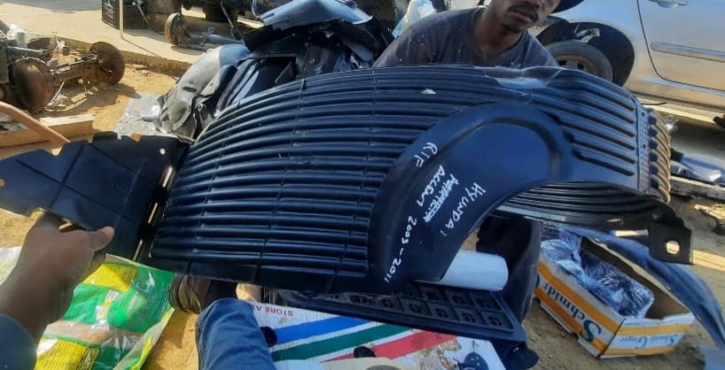 Hyundai Accent fender liner for sale - Private Seller Hyundai Accent fender liner for sale - Private Seller