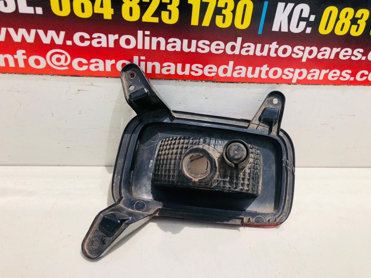 Hyundai Venue right side rear/back reflector light on the bumper (2019-2022) - Private Seller