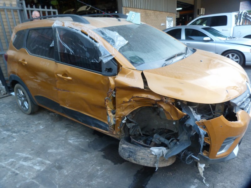 Renault Triber 1.0 Manual Gold - 2020 SPARESBOYZ STRIPPING FOR SPARES - Private Seller Renault Triber 1.0 Manual Gold - 2020 SPARESBOYZ STRIPPING FOR SPARES - Private Seller