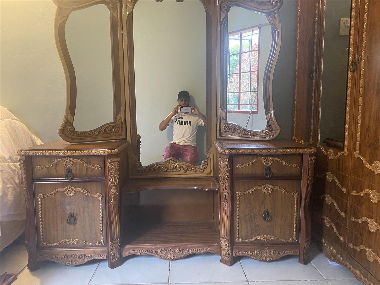 SECOND HAND FURNITURE FOR SALE (BEDROOM & LIVINGROOM) Junk Mail