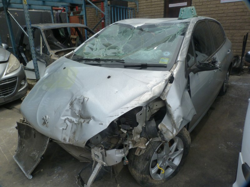 Peugeot 208 1.2 Manual 10B - 2014 SPARESBOYZ STRIPPING FOR SPARES - Private Seller
