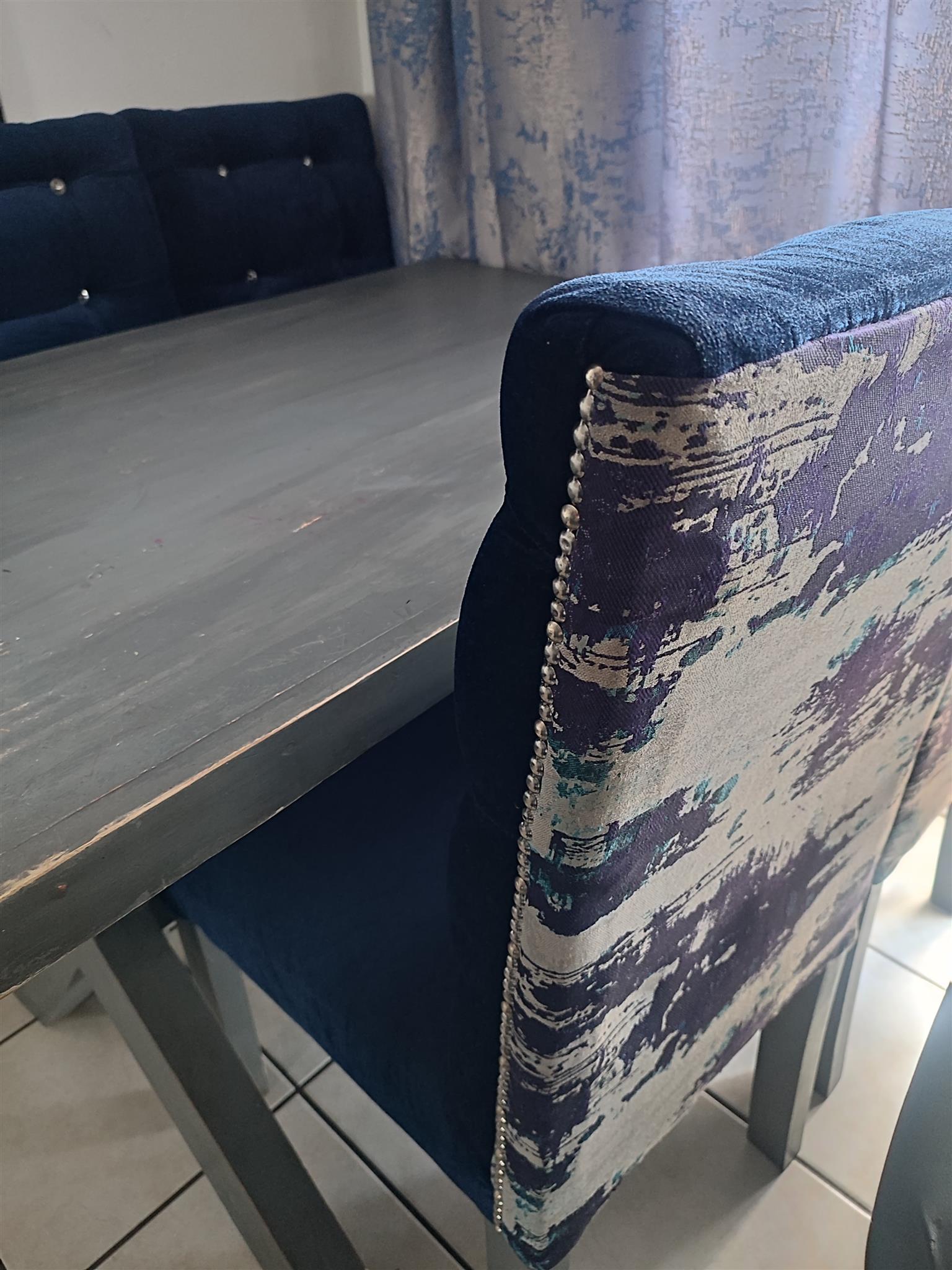 High quality 4 chair table set for just R4500