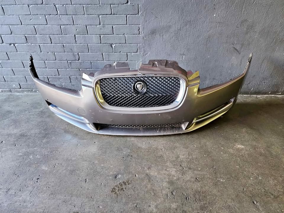 JAGUAR XF FRONT BUMPER 08-11 - Private Seller