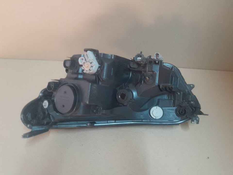 2014-2016 TOYOTA RAV4 RIGHT SIDE HEADLIGHT FOR SALE