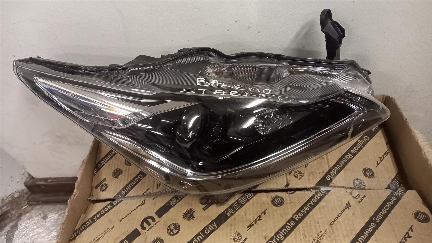 TOYOTA STARLET/SUZUKI BALENO RIGHT HAND HEADLIGHT - Private Seller TOYOTA STARLET/SUZUKI BALENO RIGHT HAND HEADLIGHT - Private Seller