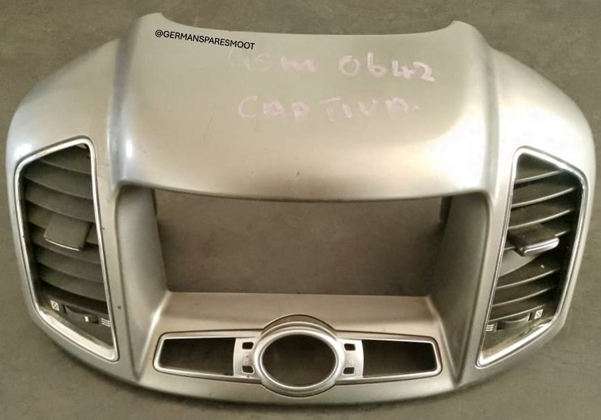 Chevrolet Captiva 2.4 Used Center Dash Cover - Private Seller Chevrolet Captiva 2.4 Used Center Dash Cover - Private Seller