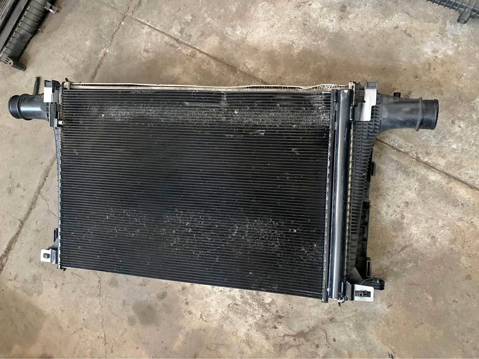 Audi Q7/Q8 radiator and condenser - Private Seller Audi Q7/Q8 radiator and condenser - Private Seller