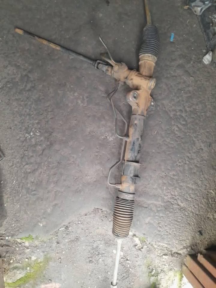 HYUNDAI H100 STEERING RACK - Private Seller HYUNDAI H100 STEERING RACK - Private Seller