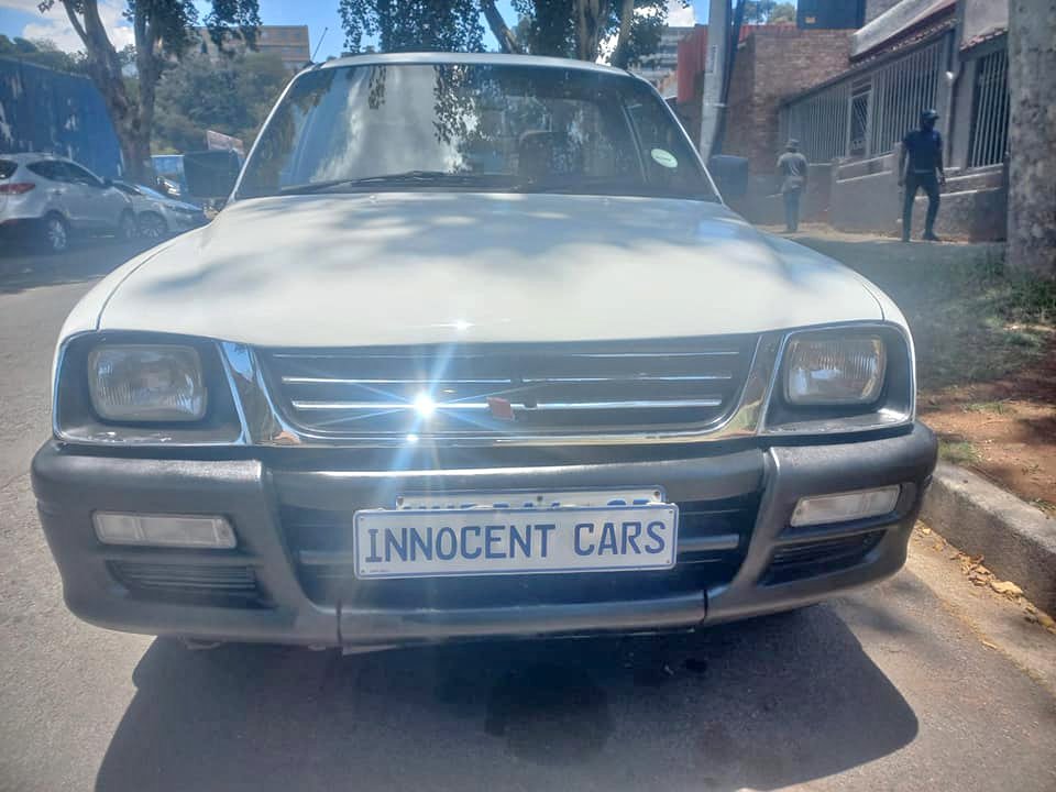 2003 MITSUBISHI COLT S-CAB H-LINE 2000i PETROL, MANUAL, WHITE COLOR 2003 MITSUBISHI COLT S-CAB H-LINE 2000i PETROL, MANUAL, WHITE COLOR
