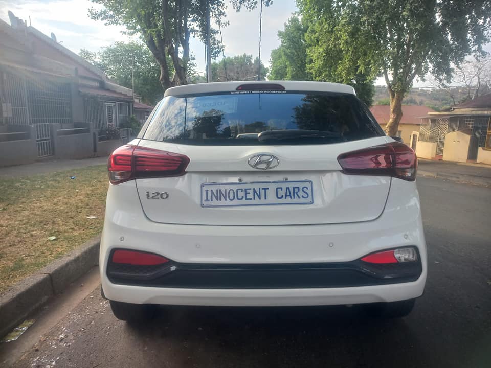2020 HYUNDAI i20 MOTION 1.2 PETROL, AUTOMATIC, WHITE COLOR, MILEAGE 84000KM