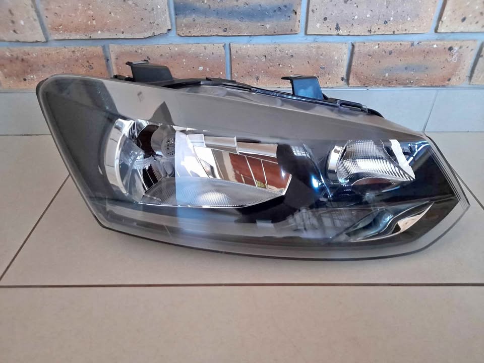 VW POLO 6 10/14 BRAND NEW SINGLE BEAM HEADLIGHTS FORSALE