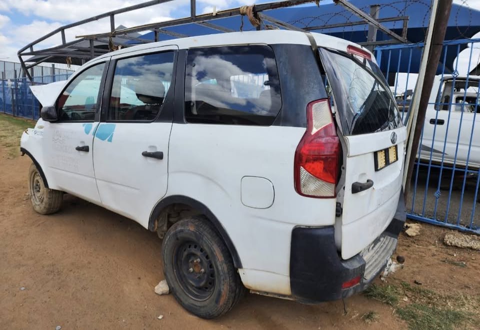 NOW STRIPPING – MAHINDRA XYLO 2.5 SUV  ALL PARTS AVAILABLE AT EXCELLENT DISCOUNTED PRICES - Private Seller