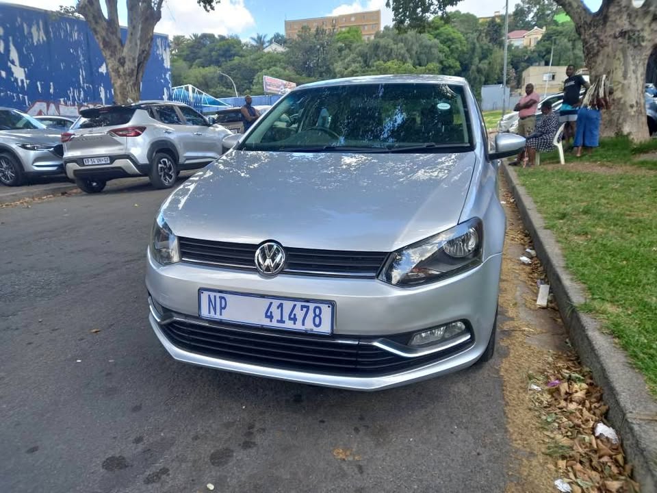 2017 VW Polo 6 Tsi 1.2 Petrol, Manual, Silver Color, Mileage . Service book. 2017 VW Polo 6 Tsi 1.2 Petrol, Manual, Silver Color, Mileage . Service book.