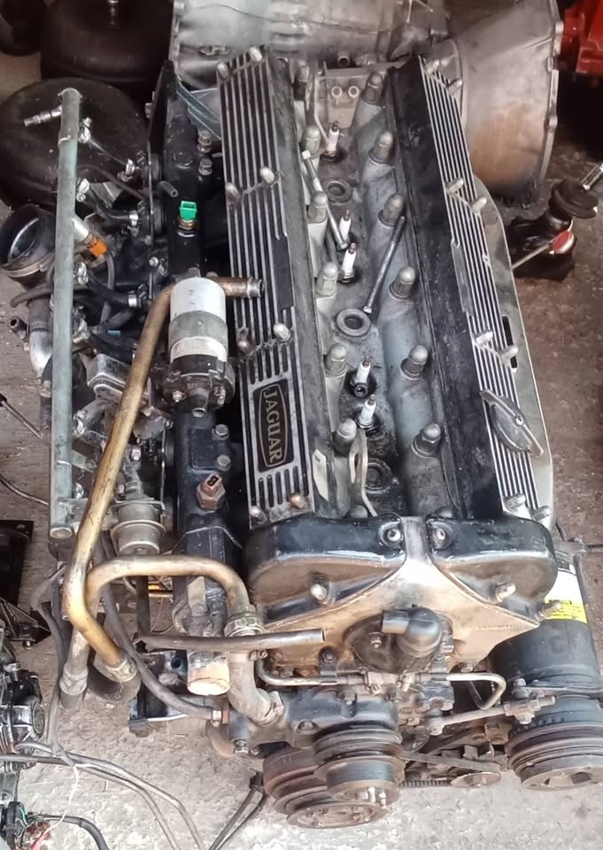 Jaguar XJ6 4.2 V6 fuel injection complete engine NEGOTIABLE - Private Seller Jaguar XJ6 4.2 V6 fuel injection complete engine NEGOTIABLE - Private Seller