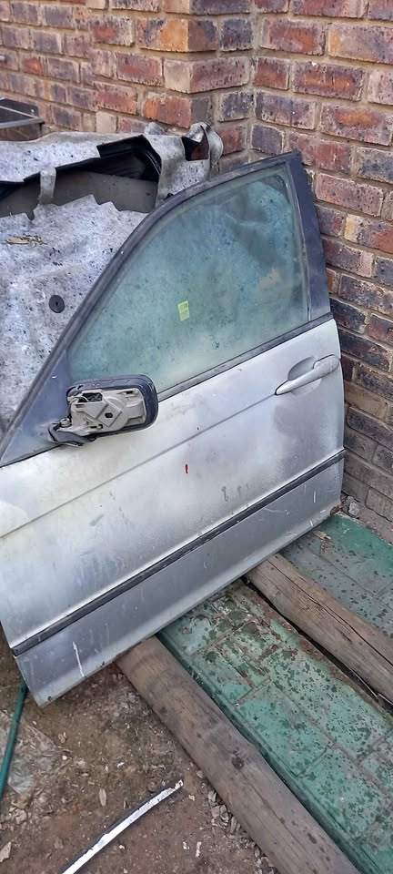 Bmw e46 left front door - Private Seller