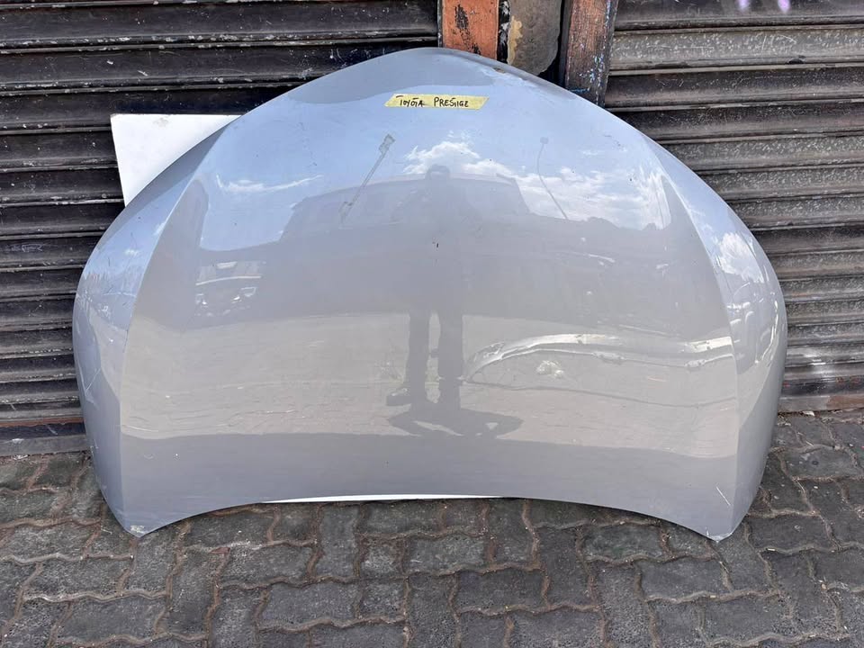 Toyota Prestige Bonnet - Private Seller Toyota Prestige Bonnet - Private Seller