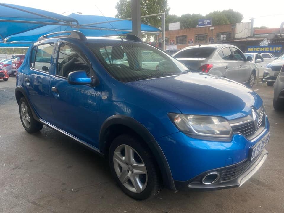 2015 RENAULT SANDERO T900