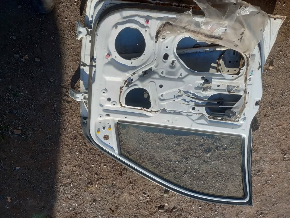 Hyundai I20 FRONT PASSANGER DOOR COMPLETE IN EXCELLENT CONDITION - Private Seller