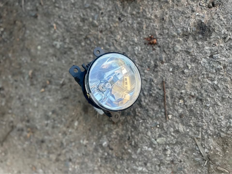 Suzuki swift and jimny fog light right side - Private Seller Suzuki swift and jimny fog light right side - Private Seller