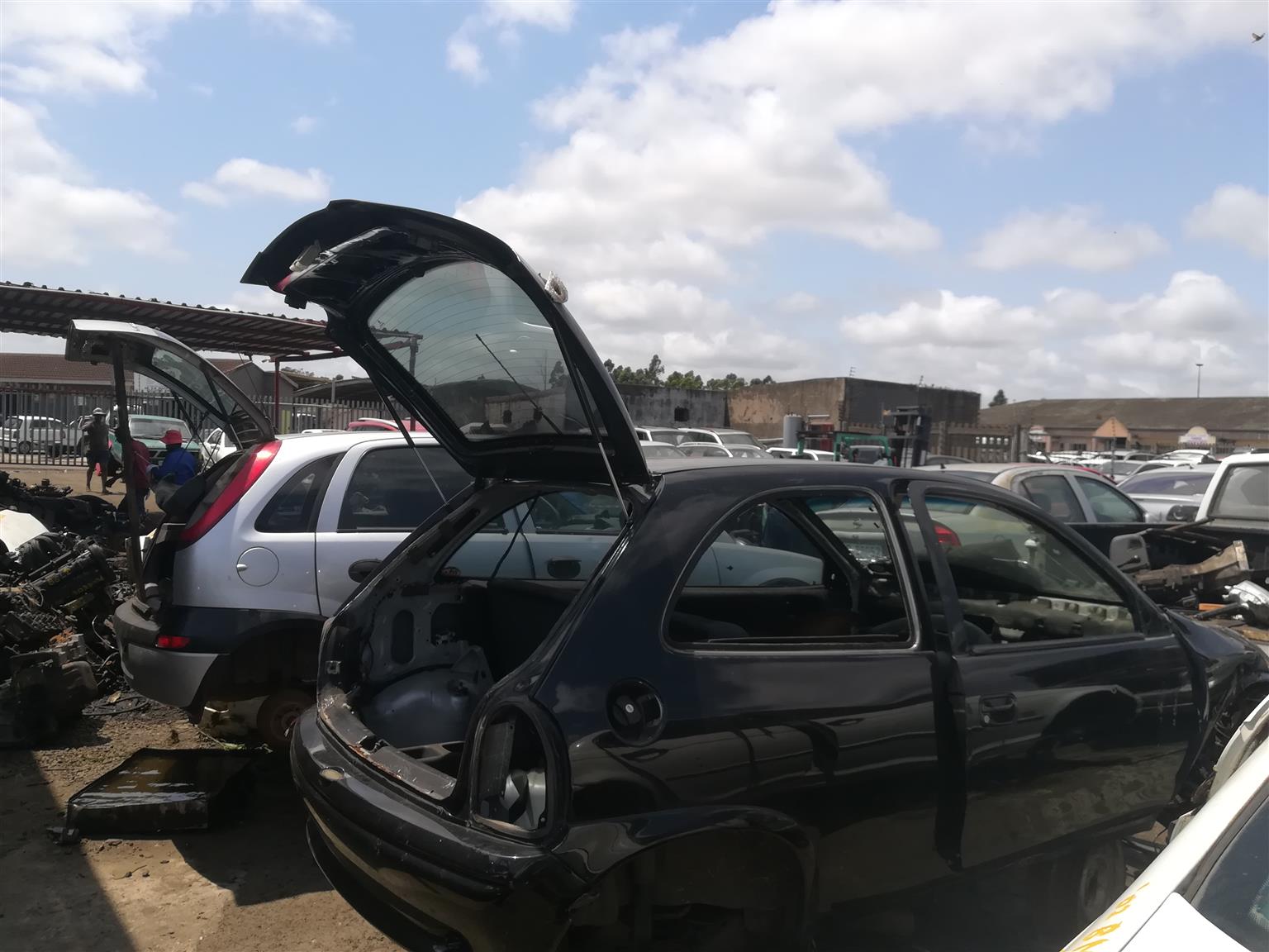 2002 Mazda 6 2.3 - Stripping for spares