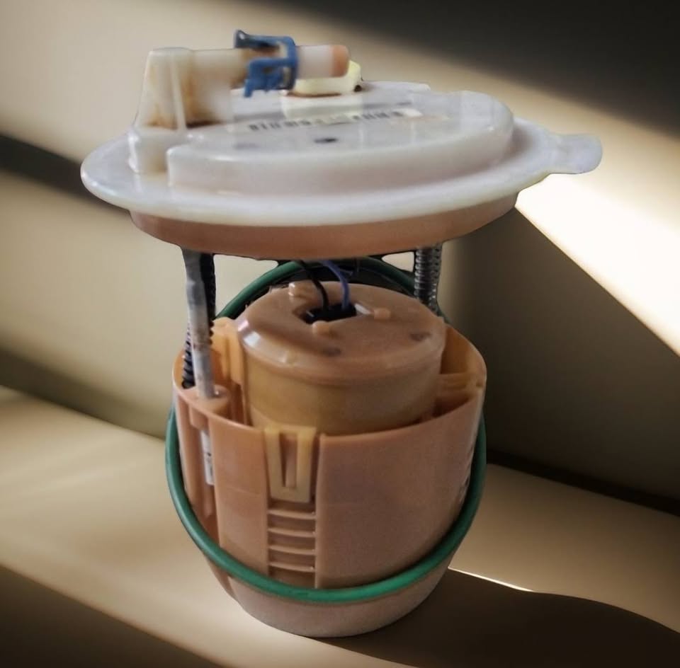 Dodge caliber fuel pump for sale - Private Seller