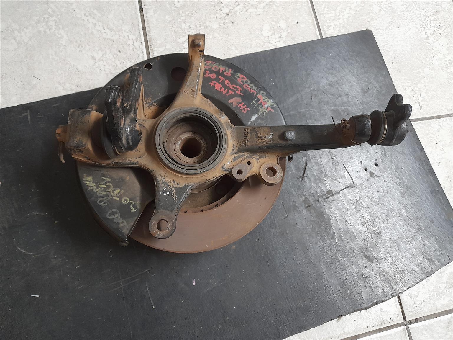 Ford Ranger T5 3.0 TDCI WEAT right front stub axle for sale | Junk Mail ...