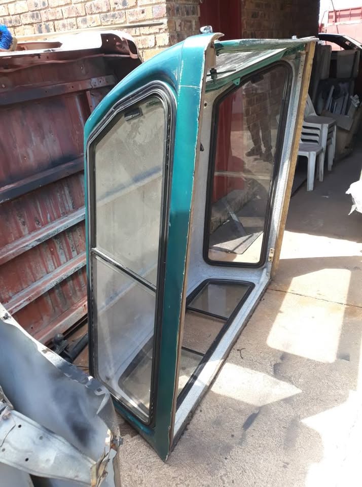 Nissan Np300 Double Cab Canopy For Sale - Private Seller