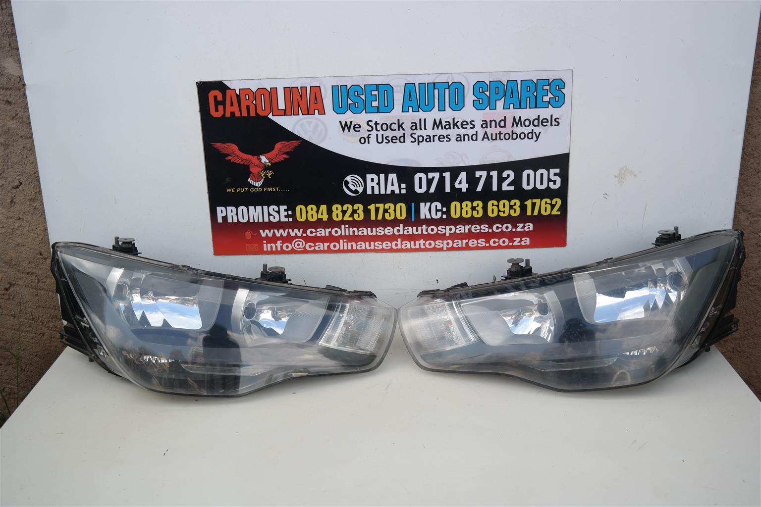 Audi A1 left and right side standard headlights - Private Seller