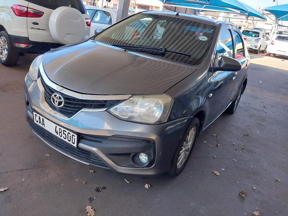 2017 TOYOTA ETIOS 1.5 SEDAN  GREY COLOR MANUEL PETROL