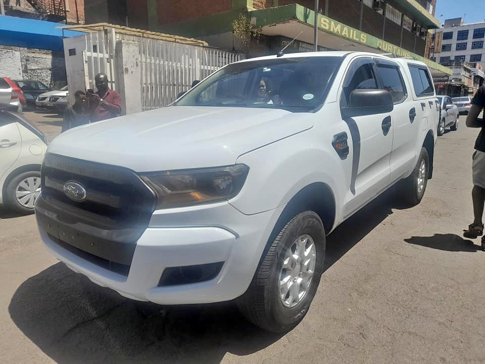 2015 FORD RANGERS 2.2 DOUBLE CAB WITH CANOPY 92000km