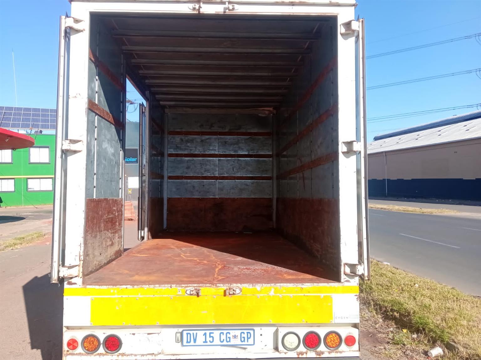 Isuzu truck