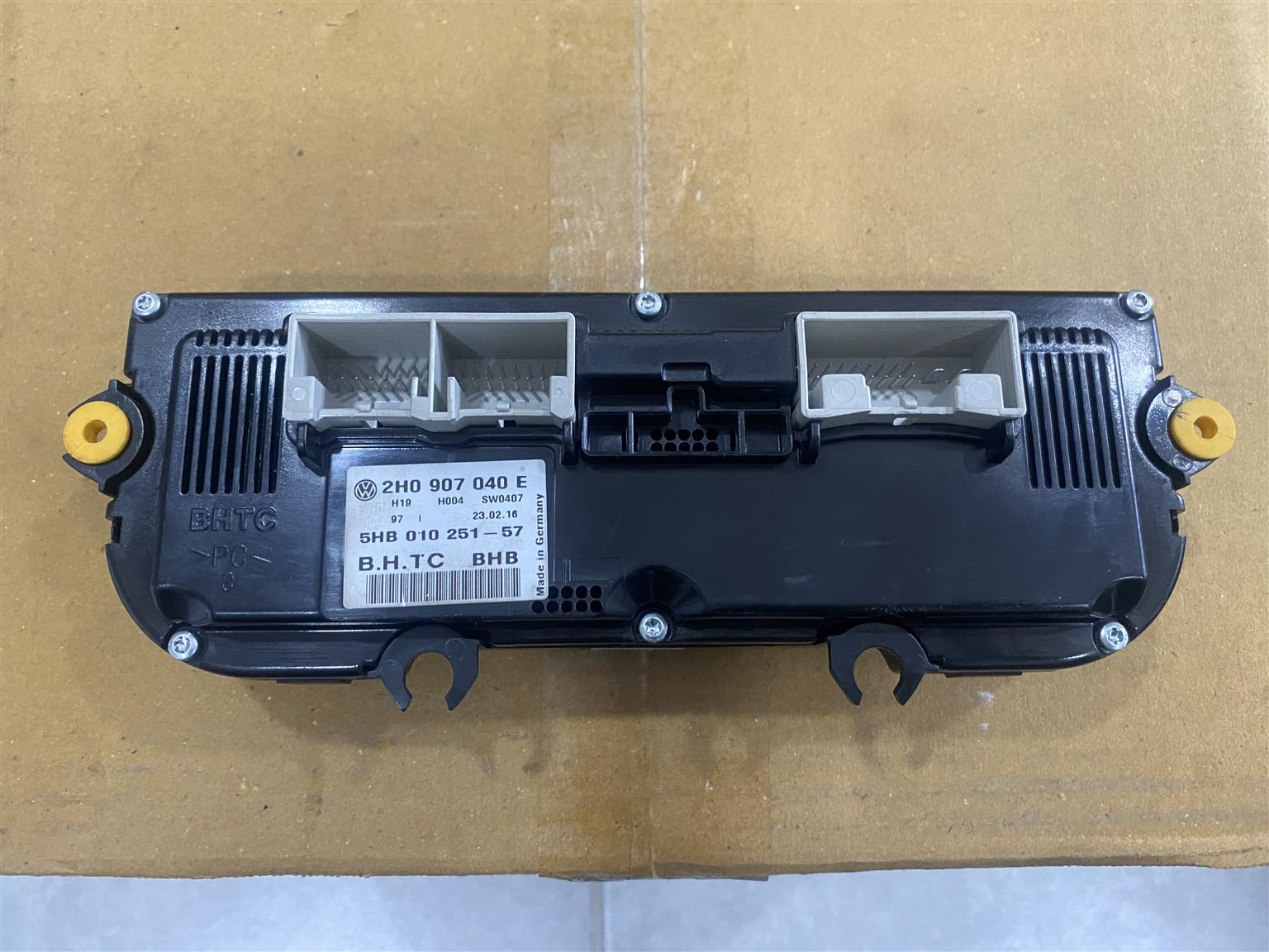 2016 VW AMAROK CLIMATE CONTROL UNIT FOR SALE. IN PRISTINE CONDITION - Private Seller 2016 VW AMAROK CLIMATE CONTROL UNIT FOR SALE. IN PRISTINE CONDITION - Private Seller