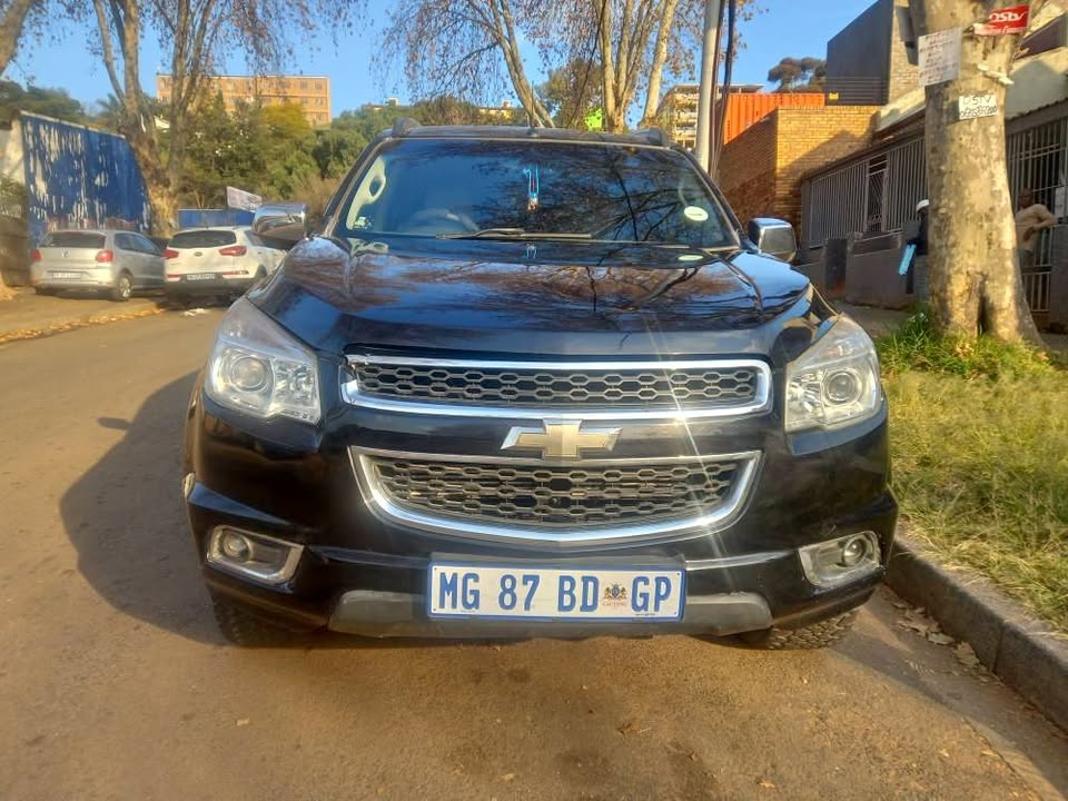2013 Chevrolet Trailblazer  LTZ DURAMAX 2.8 DIESEL, Manual, Black,  7seater 115000kms