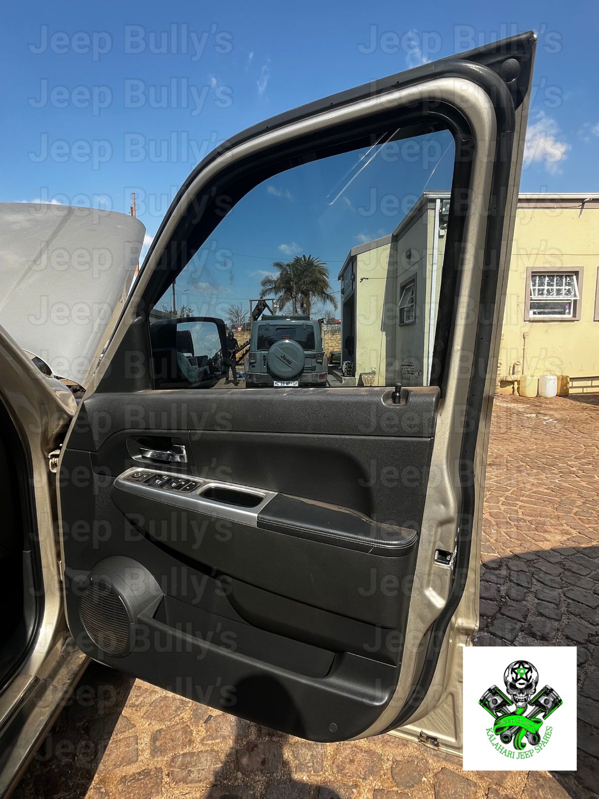3.7 Jeep Cherokee Kk (2010) Good Condition Used Car Doors and Panels For Sale - Private Seller 3.7 Jeep Cherokee Kk (2010) Good Condition Used Car Doors and Panels For Sale - Private Seller