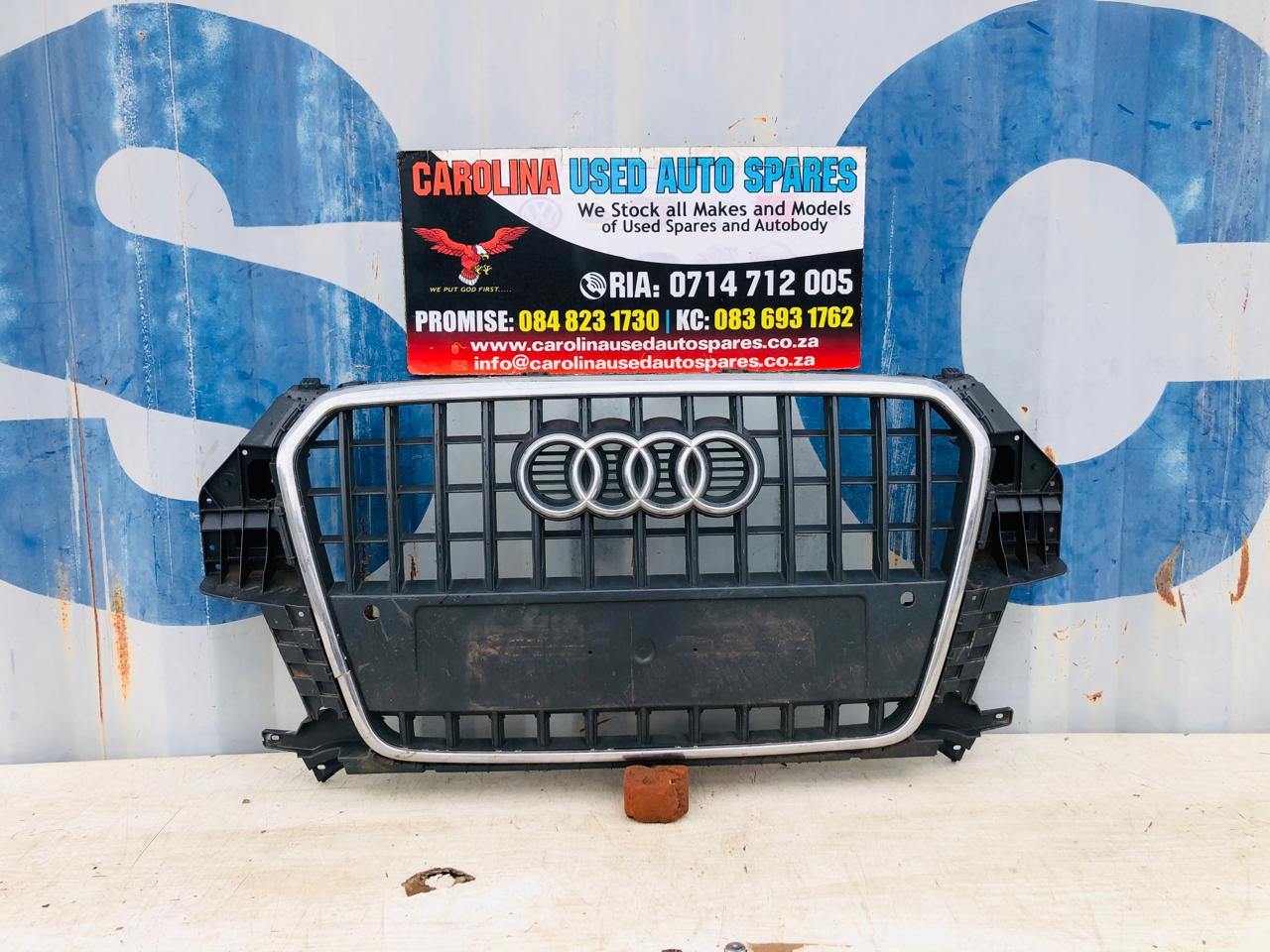 Audi Q3 radiator grill with chrome trimming with pdc hole (2013-2018) - Private Seller Audi Q3 radiator grill with chrome trimming with pdc hole (2013-2018) - Private Seller