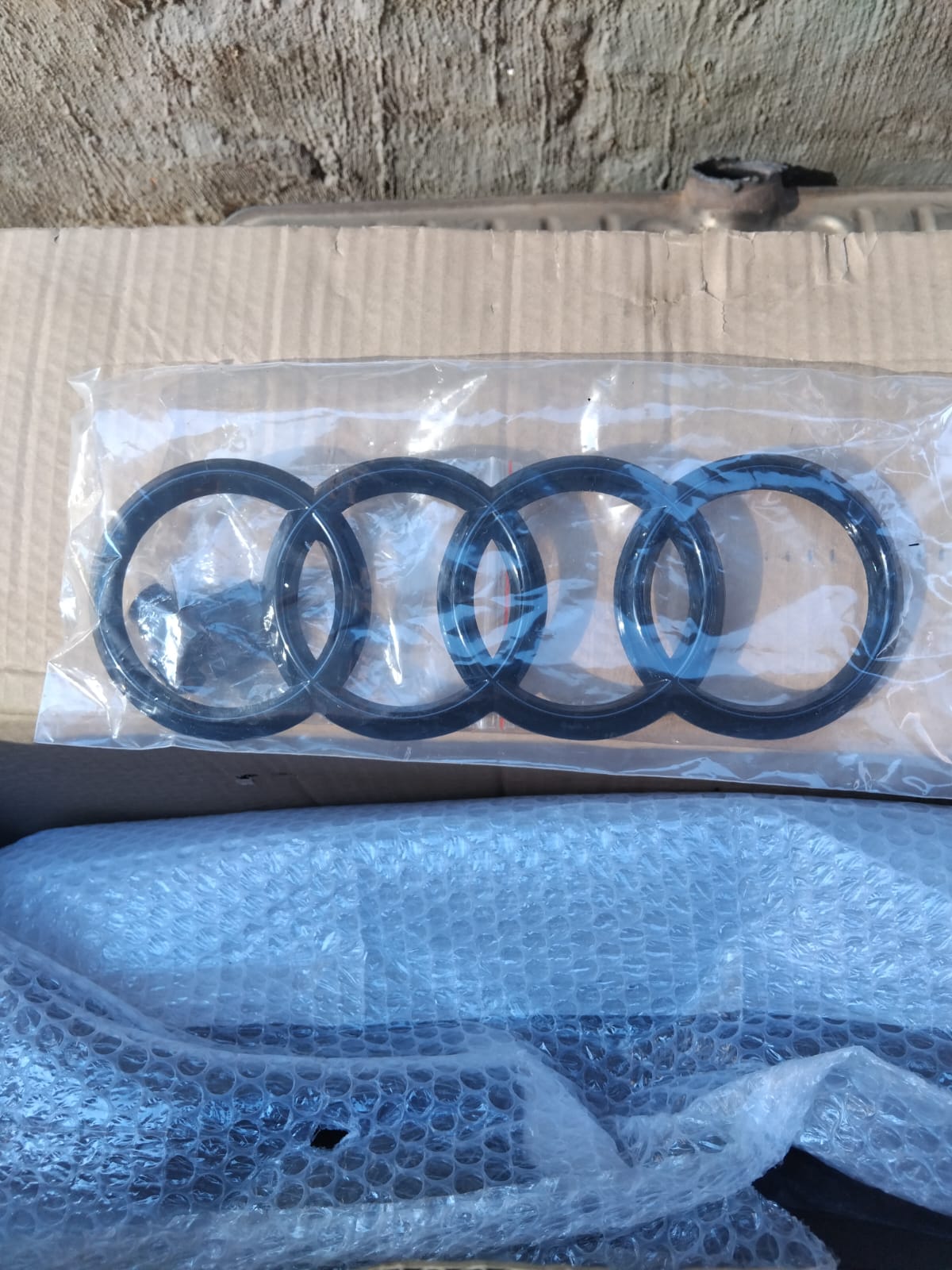 AUDI RS 3 2018 GRILL AND BADGES - Private Seller
