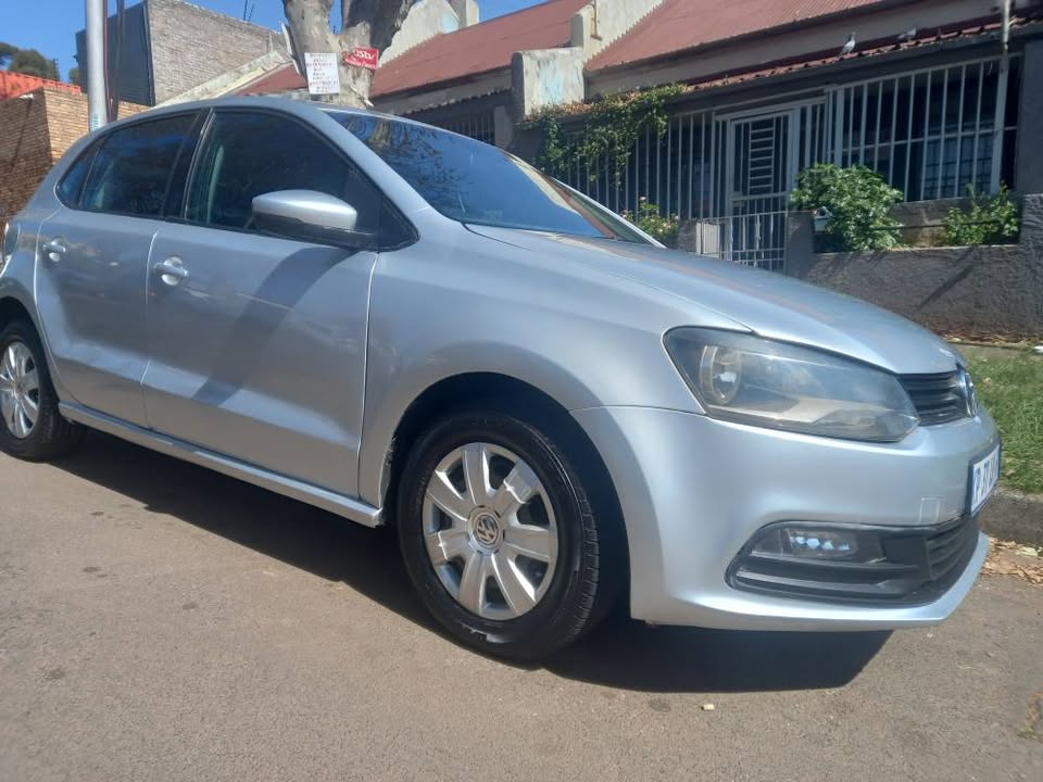 2014 VW Polo 6 Hatchback 1.4 Petrol, Manual, Silver, 75000kms
